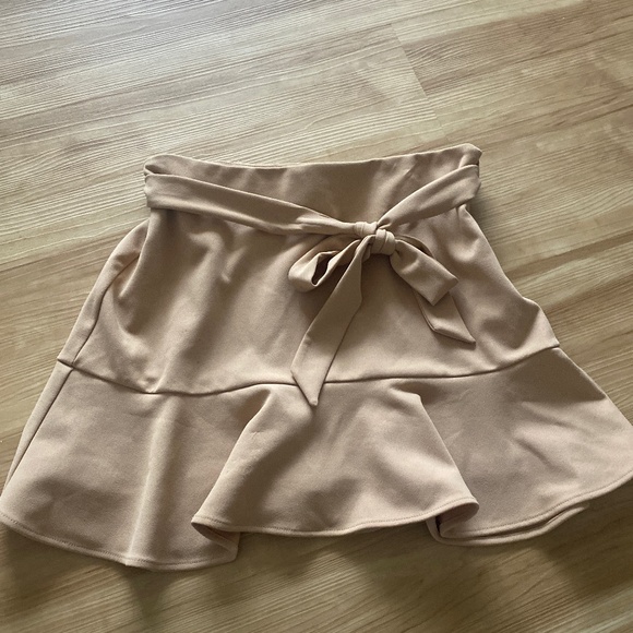 Forever 21 Dresses & Skirts - Tan ruffled mini skirt
